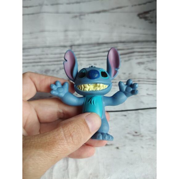 Disney McDonalds Stitch Figure 3.5 Inches Cake Topper - Picture 2 of 6
